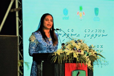 ސްކޫލުތަކުގެ ވެރީންނަށް މިނިސްޓަރު: "ވަކި ފަރާތަކަށް ނުޖެހޭތި"