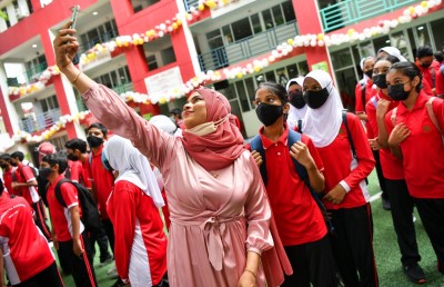 ދަރިވަރުންގެ އަހުލާގުގެ ބޮޑު މައްސަލައެއް، ބޮޑު ކަންބޮޑުވުމެއް!