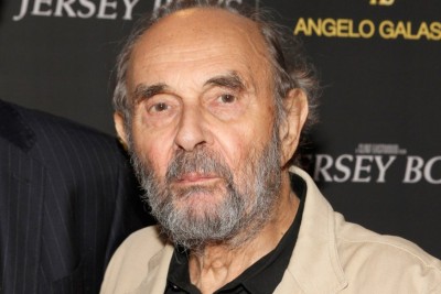 ހޮލީވުޑްގެ ޑައިރެކްޓަރު ސްޓޭންލީ ޑޮނެން މަރުވެއްޖެ