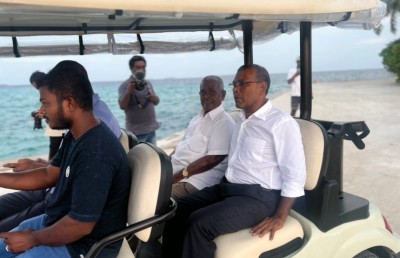 ނަޝީދު، އުއްޗުގެ އަރިހަށް!