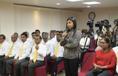 ނަޝީދު ރީއްޗަށް ކަންކުރައްވާ ނަމަ ރައީސްއާ ވާދަނުކުރެއްވީސް: ރޮޒައިނާ