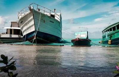 ތިނަދޫ ފަޅުގައި ހުރި ދޯނިތައް އުދަޔާ އެކު "އެއްގަމަށް"
