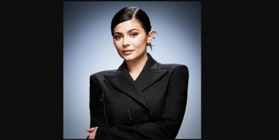 އަމިއްލަ މަސައްކަތުން ކައިލީ އެންމެ ޒުވާން ބިލިޔަނަރަށް