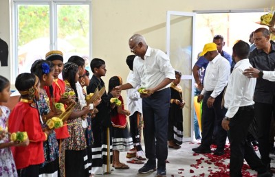 ސިޔާސީ ހަރަކާތެއް، އެކަމަކު ދަނގެތީގެ މަރުހަބާ މާ ބޮޑަށް ވެސް ތަފާތު!