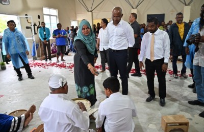 ސިޔާސީ ހަރަކާތެއް، އެކަމަކު ދަނގެތީގެ މަރުހަބާ މާ ބޮޑަށް ވެސް ތަފާތު!