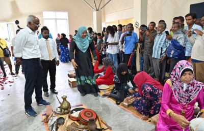 ސިޔާސީ ހަރަކާތެއް، އެކަމަކު ދަނގެތީގެ މަރުހަބާ މާ ބޮޑަށް ވެސް ތަފާތު!