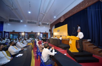 މިތިބީ ތާށީގައި، އެކަމަކު ވައުދު އެބަ ފުއްދަން: ނަޝީދު