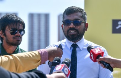 މާލޭ މީހުންނަށް މާޗު މަހު ހުޅުމާލެއިން ބިން ހަވާލުކުރަނީ