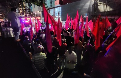މުޒާހަރާގެ ބައިވެރިންނަށް ހާލަތާ ނުބައްދަލު ބާރުގެ ބޭނުންކުރި ކަމަށް ބުނެ ކުށްވެރިކޮށްފި