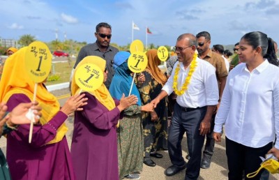 ފުވައްމުލަކުގައި ރިސޯޓެއް ހަދަން ނަޝީދު ވައުދުވެވަޑައިގެންފި