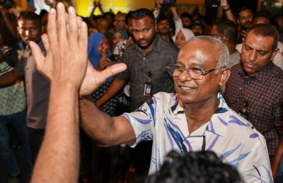 ރައީސްގެ ބޮޑު ކާމިޔާބުގެ ފަހަތުގައި ކުދިކުދި ރަށްރަށް!
