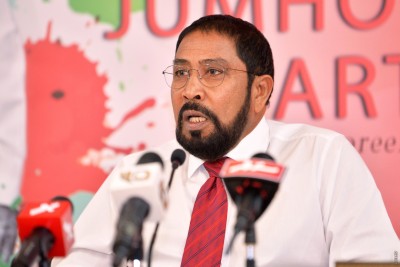 ގާސިމްގެ ކެމްޕެއިން ޝިއާރު 'ދިވެހިންގެ ބިން ދިވެހިންނަށް'