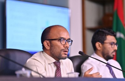 ފިނޭންސް މިނިސްޓަރަށް ލަފާ ދޭން އިކޮނޮމިސްޓެއް ހޯދަނީ