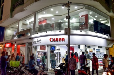 ސިމްޑީއަށް 22 އަހަރު، ތަސައްވުރަކީ ވިޔަފާރި ފުޅާކުރުން