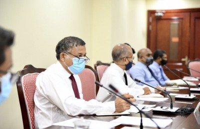 އަސްލަމާއި މުއިއްޒު ކޮމިޓީގައި: ފްލެޓްތަކުގެ އަގާ ގުޅޭ ހޫނު ބަހުސެއް!