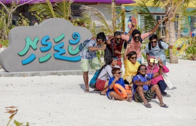 ކުޑަގިރި ހަގީގަތަކަށް: އުފާވެރި ހަނދާންތަކަށް މަރުހަބާ!