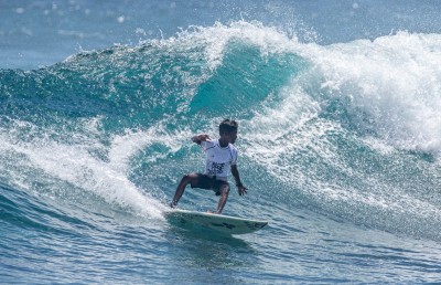 ގުރައިދޫން ތުލުސްދޫން މާލެ އަށް؛ ރާޅުތަކަށް ފަރިތަވެ، އިނާންގެ ބިރު ފަހަނައަޅައިފި!