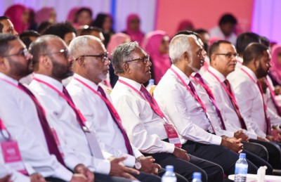 "ހޯޕް ކޮންފަރެންސް" ފަށަމުން މެމްބަރުން ދެއްކީ ޔާމީން ނޫން ކެންޑިޑޭޓަކު ބޭނުން ނުވާކަން