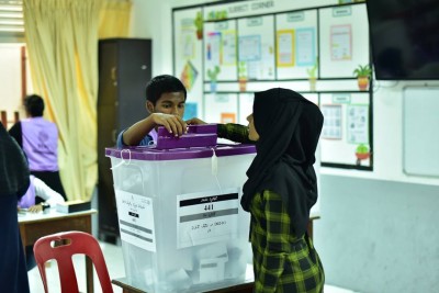 އަލަށް ވޯޓުލާ ޒުވާނުން އުންމީދުން ފުރިފައި!