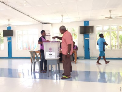 ނިލަންދޫގެ އިންޖީނުގެ ފެނަކައާ ހަވާލު ކުރުމާ މެދު އާންމުންގެ ވޯޓެއް ނަގަނީ