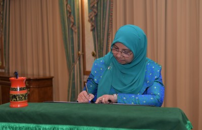 މިނިސްޓަރު އައިޝާ އަޒުމެއްގައި: އިންސާފުގެ ދޮރު ހުޅުވޭނެ