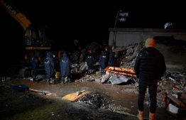 ބާރުގަދަ ބިންހެލުމުގައި ސީރިއާ އާއި ތުރުކީން 500 އަށް ވުރެ ގިނަ މީހުން މަރުވެއްޖެ