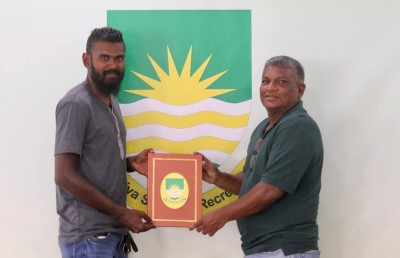 ސެންޓޭ އާއި ނޫމާން ވެސް ސޮއި ކުރުވައި މާޒިޔާ ގަދަކޮށްފި