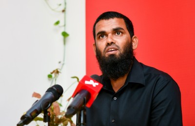 ސާފް ޗެމްޕިއަންޝިޕަށް އަކޫ ފިޓް ނުވެދާނެ، އުމެއިރު ފުރަތަމަ ޑިވިޝަނާ ދުރަށް