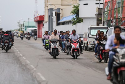 ބޮޑުތަކުރުފާނު މަގުގެ ބައެއްގައި ދެކޮޅަށް ދުއްވޭ ގޮތަށް ހަދައިފި