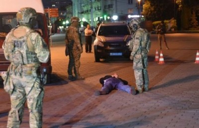 ޔޫކްރޭނުގައި ރަހީނުން ސަލާމަތް ކުރަން މެދުވެރިވީ ރައީސް