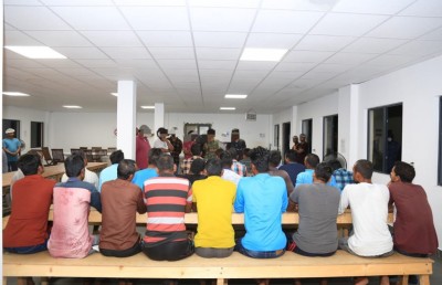 ރޭގެ ހަމަނުޖެހުމާ ގުޅިގެން 22 ބިދޭސީއަކު ހައްޔަރުކޮށްފި