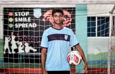 އަކްމަލް: ސްކޫލް ފުޓްބޯޅައިން އާ ތަރިއެއް