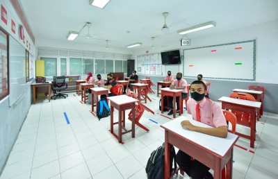 ސްކޫލު ކްލަސްޓާއެއް ނެތް، ގްރޭޑް 7-8 އަށް އަންނަ މަހު ކިޔަވައިދެނީ