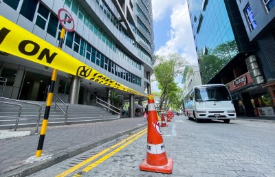ސްޓިކާ ޖަހަން ފެށުމުން ވެލާނާގެ ކުރިމަތީގައި ޕާކުކުރުން ހުއްޓާލައިފި