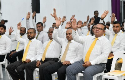 ރިޔާސީ އިންތިހާބަށް ކޯލިޝަން ހެދުމުގެ ބާރު ރައީސަށް ދޭން ފާސްކޮށްފި