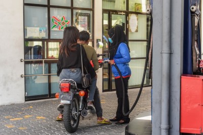 ޕެޓްރޯލް ޝެޑުތައް މެންދަމު އެކެއް ޖަހަންދެން ހުޅުވާގޮތަށް ހަމަޖައްސައިފި