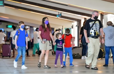 ބޯޑަރު އަލުން ހުޅުވި ފަހުން ފުރަތަމަ ފަހަަރަށް ޓޫރިސްޓަކު ކޮވިޑް-19 އަށް ޕޮޒިޓިވްވެއްޖެ