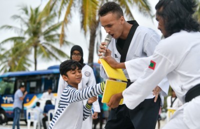 ދަރިވަރުން ހާސްކަމުގައި: އެންމެ ދުވަހެއް ވެސް ހުސްކޮށް ނެތް!