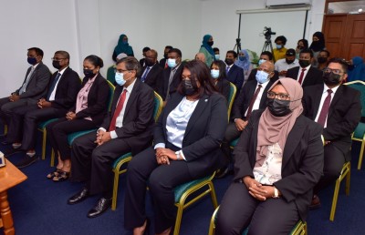 ޖުޑިޝަރީގެ މުވައްޒަފުންނަށް މުސާރައިގެ ކުރިއެރުން ދިނުން ހުއްޓާލައިފި