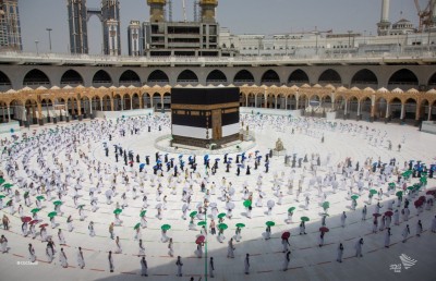 ހައްޖުގެ ތަފާތު މަންޒަރު: ތޮވާފުކުރަން ވެސް ދުރުދުރުގައި