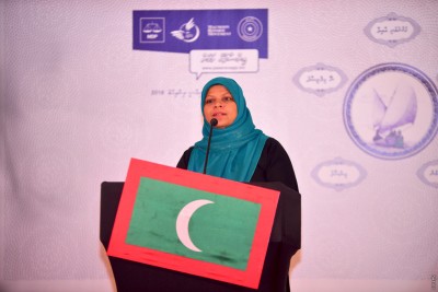 މިސްކިތްތަކުގައި އަނާރާ ދަރުސް ދެއްވަނީ