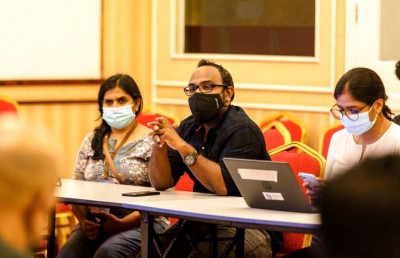އަތޮޅުތަކުގައި ކޮވިޑް-19 ކޮންޓްރޯލް ކުރަން މަޝްވަރާކޮށްފި