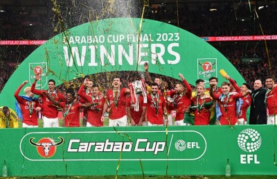 ލީގު ކަޕް ކާމިޔާބުކޮށް ފަސް ސީޒަނަށް ފަހު ޔުނައިޓެޑުން ތަށްޓެއް ހޯދައިފި