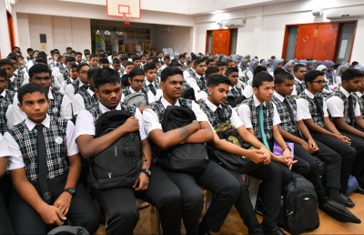 ގިނަ ދަރިވަރުންގެ ޝައުގުވެރިކަން ޓޫރިޒަމް ދާއިރާ އަށް