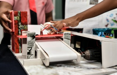 އުރީދޫން ސްޓެމް ފެއާއެއް ބާއްވަނީ