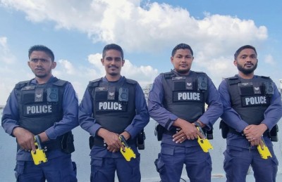 ފުލުހުން ޓޭޒަ ބަޑި ބޭނުންކުރަން ފަށައިފި