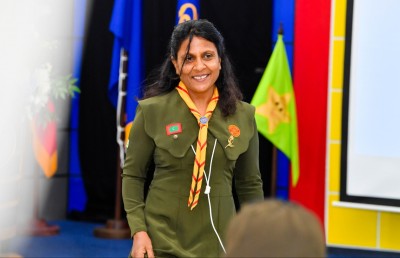 ގާލް ގައިޑުގެ އެންމެ މަތީ ޝަރަފު ފުރަތަމަ ލިބުނު ދިވެއްސަކަށް ފަސްޓް ލޭޑީ ފަޒްނާ
