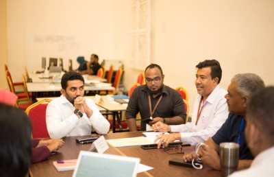 ކޮވިޑް-19 ކޮންޓްރޯލްކުރުމުގެ މަސައްކަތް މަޖިލީހުން ބަލަނީ