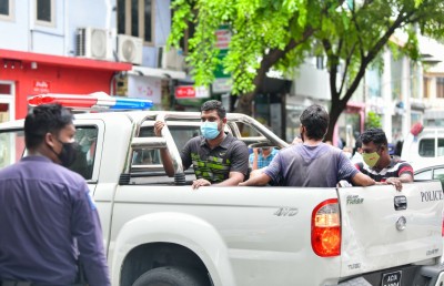 ގައުމަށް ދާން ނަން ނޯޓުކުރަން ކަމަށް ބުނެ އެއްވި ބިދޭސީންތަކެއް ފުލުހުން ފޮނުވާލައިފި