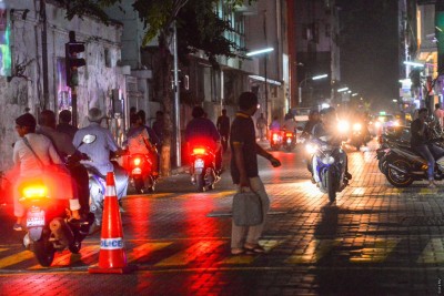 މާލޭގައި ލައިސެންސް ނެތް މީހަކު ދުއްވި ސައިކަލެއް އެކްސިޑެންޓްވެ އެކަކަށް އަނިޔާ ވެއްޖެ